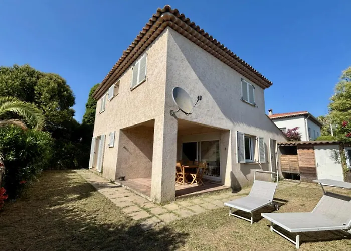 Charming House With Balcony And Garden